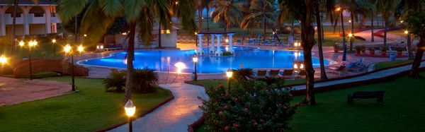  Holiday Inn Resort 4*  